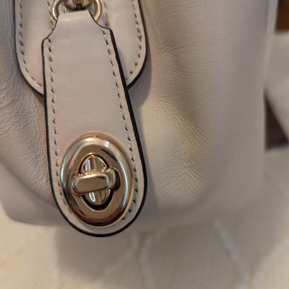 Coach Edie Shoulder Bag 31 In Croc Embossed Leather - Picture 5 of 15